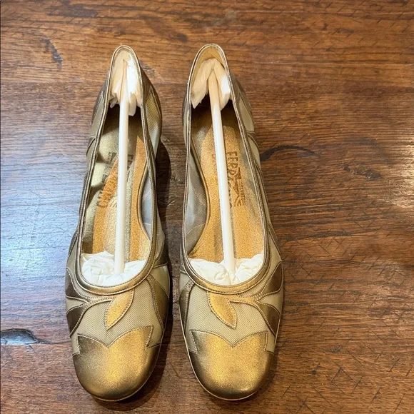 Salvatore Ferragamo Gold Flats - Picture 2 of 8